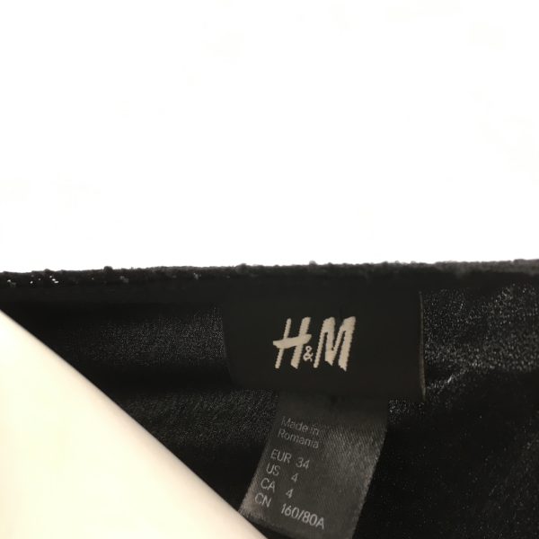 H&M svart Blus Kortärmad strl 34.